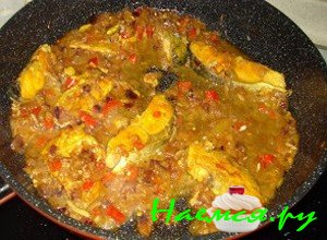 Тушёный лосось - рецепт с фото