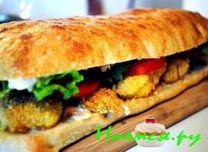 Сэндвич с рыбой и соусом тартар