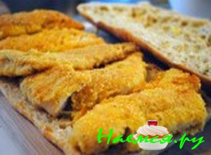 Смажьте хлеб соусом тартар - фото