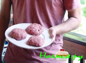 Обжарьте котлеты - фото