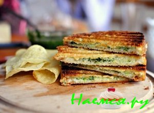 Бутерброды с песто со свежими травами