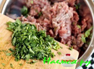 Добавьте кинзу в фарш - фото
