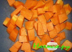 порежьте тыкву кусочками - фото