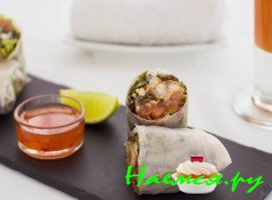 Спринг-ролл с копчёным угрём
