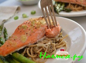 Лосось с чесноком