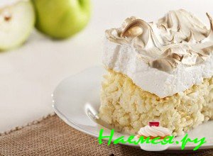Рисовая запеканка с яблоками и белковым кремом