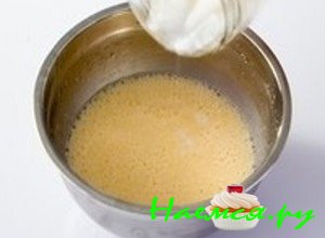 добавьте уксус в молоко - фото