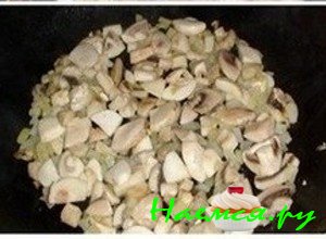 Приготовьте начинку для рулета из говядины - фото