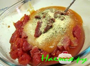 Займитесь приготовлением соуса для пиццы фото