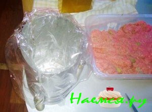 пересыпьте фарш для ветчины в рукав фото