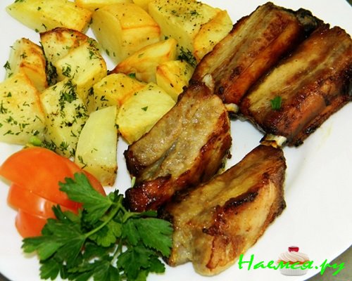 Картофель с мясом на ребрышках в мультиварке фото