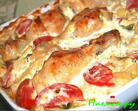 Курица в сметанном соусе с овощами