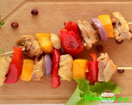 Шашлык из курицы с овощами в аэрогриле