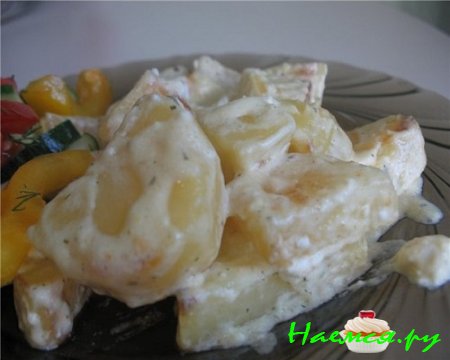 Молодой картофель со сливочным соусом