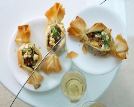 Тарталетки с баклажанами и фетой